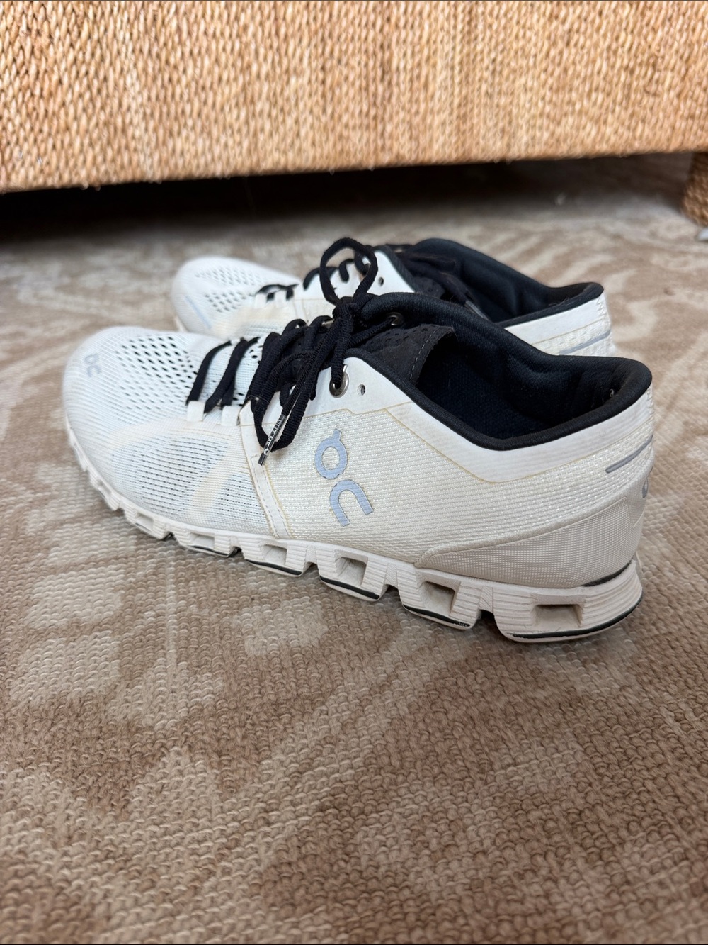 On Cloud Women's Black and White Athletic Shoes